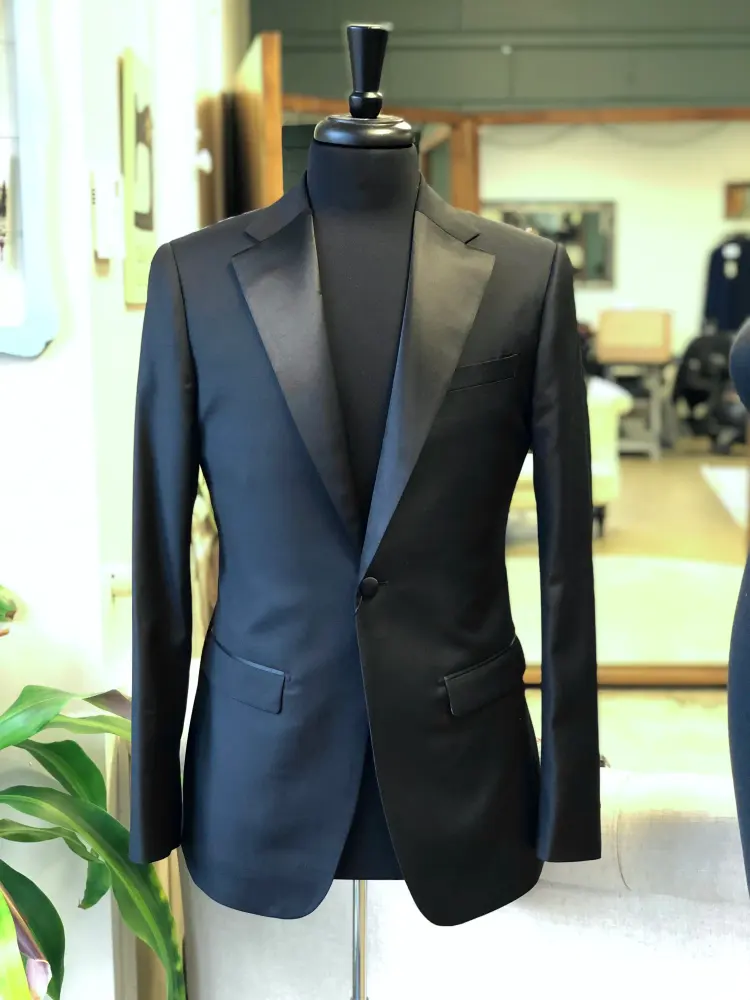 Custom clothing commission 138