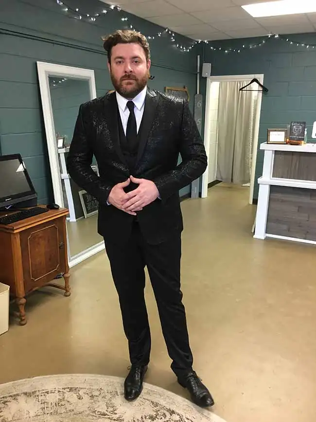 Chris Young suit 2